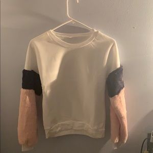 Sweatshirt with fuzzy sleeves